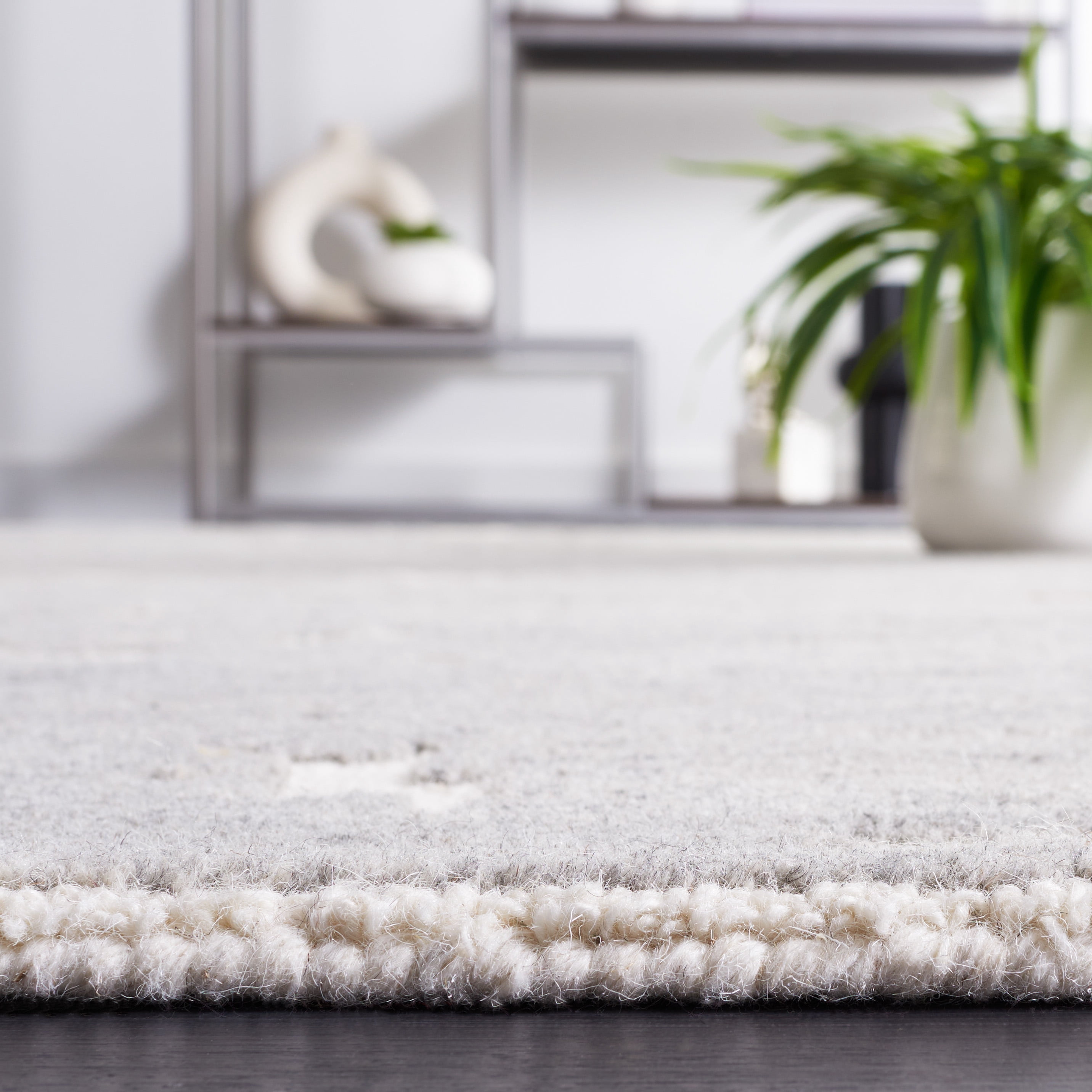 SAFAVIEH Chatham Isidora Geometric Runner Rug, Grey/Ivory, 2'3" x 8'