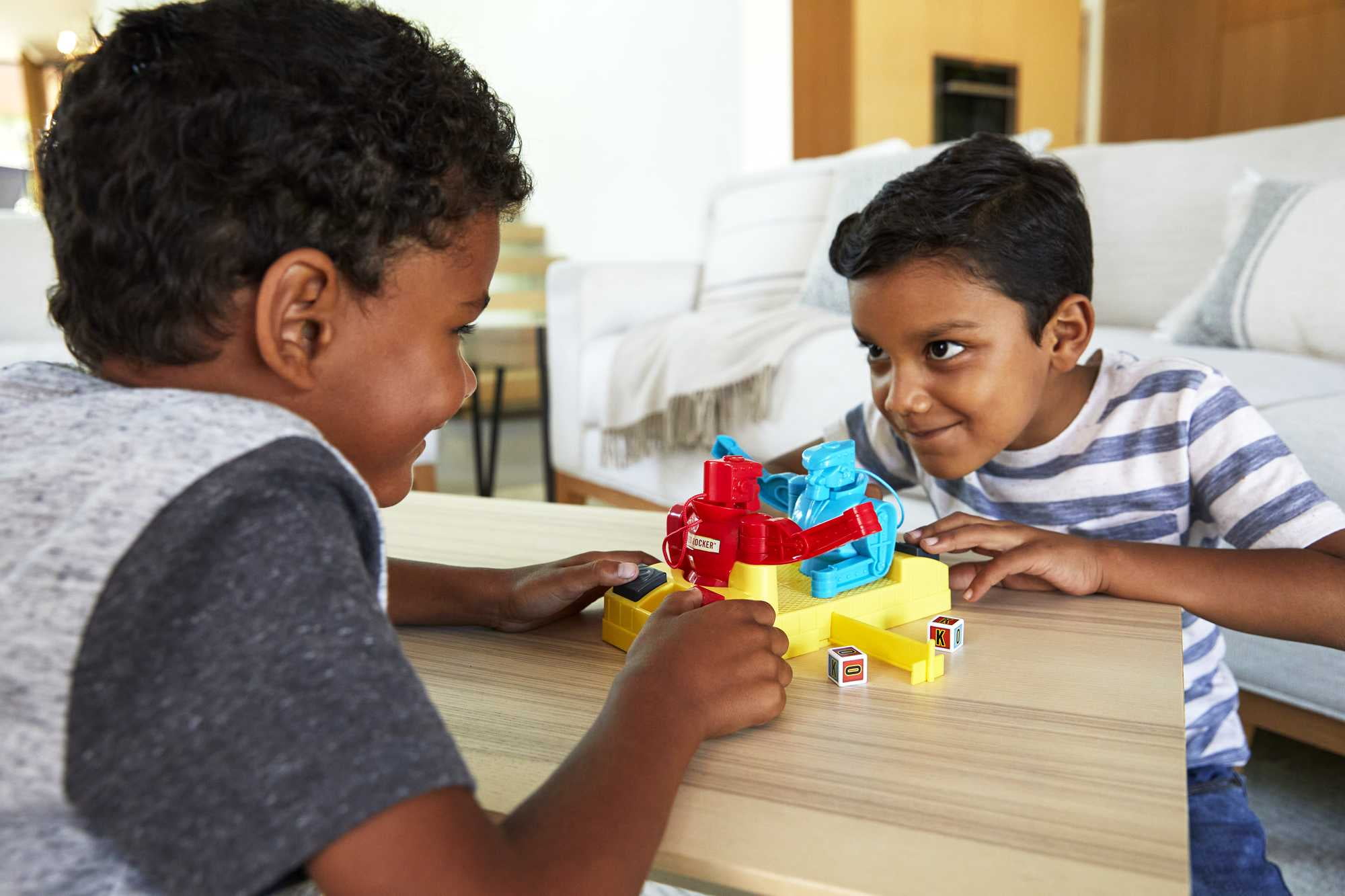 Rock ‘Em Sock ‘Em Robots Boxing Game for 6 Year Olds & Up
