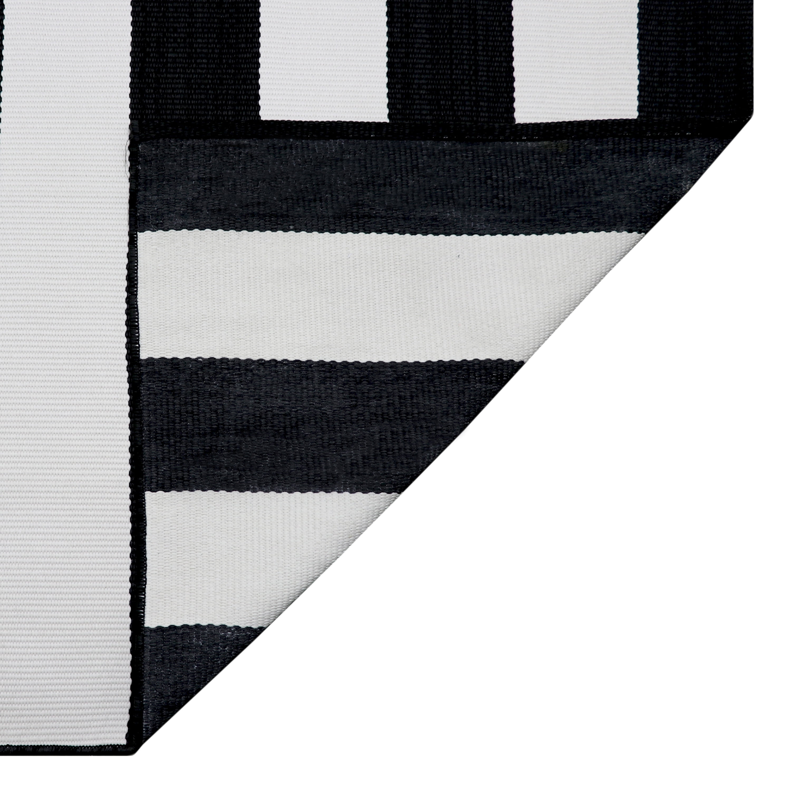 Better Homes & Gardens 7' x 10' Black and White Cabana Stripe Outdoor Rug