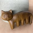 thumbnail image 4 of Peine de masaje de sándalo con forma de gatito, bonito peine de madera de meridiano con forma de gato de dibujos animados, para terapia de cabeza, masajeador universal de cuerpo entero, descompresión, 4 of 5