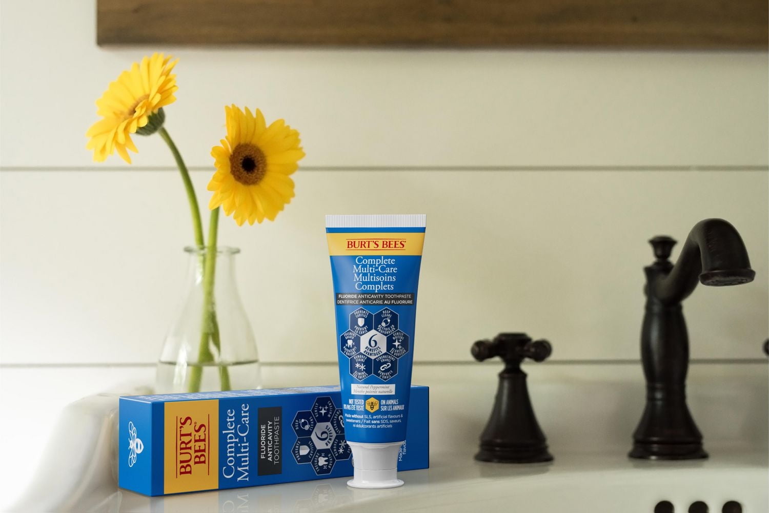 Burt's Bees Toothpaste Complete Multi Care, 105 mL, Natural Source Flavour