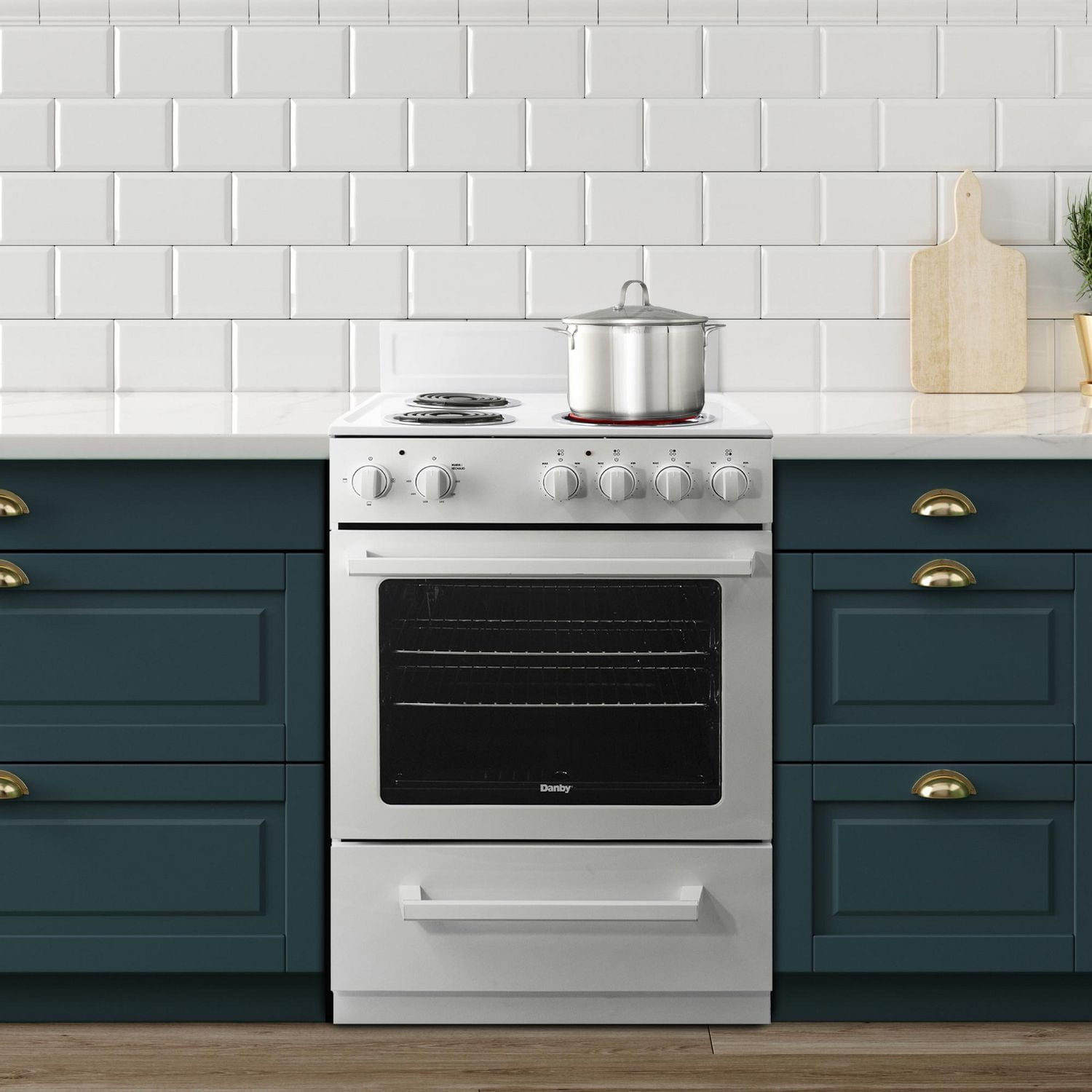 Danby DERM240WC Cuisinière électrique de 24 po de largeur en Blanc