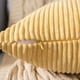 thumbnail image 2 of Paquete de 2 Fundas de Cojín Cuadradas Decorativas de Terciopelo Suave y Suave Fundas de Cojín Fundas de Almohada para Sofá Dormitorio Coche 18 x 18 Pulgadas 45 x 45 cm Amarillo Brillante brillar Hogar, 2 of 6