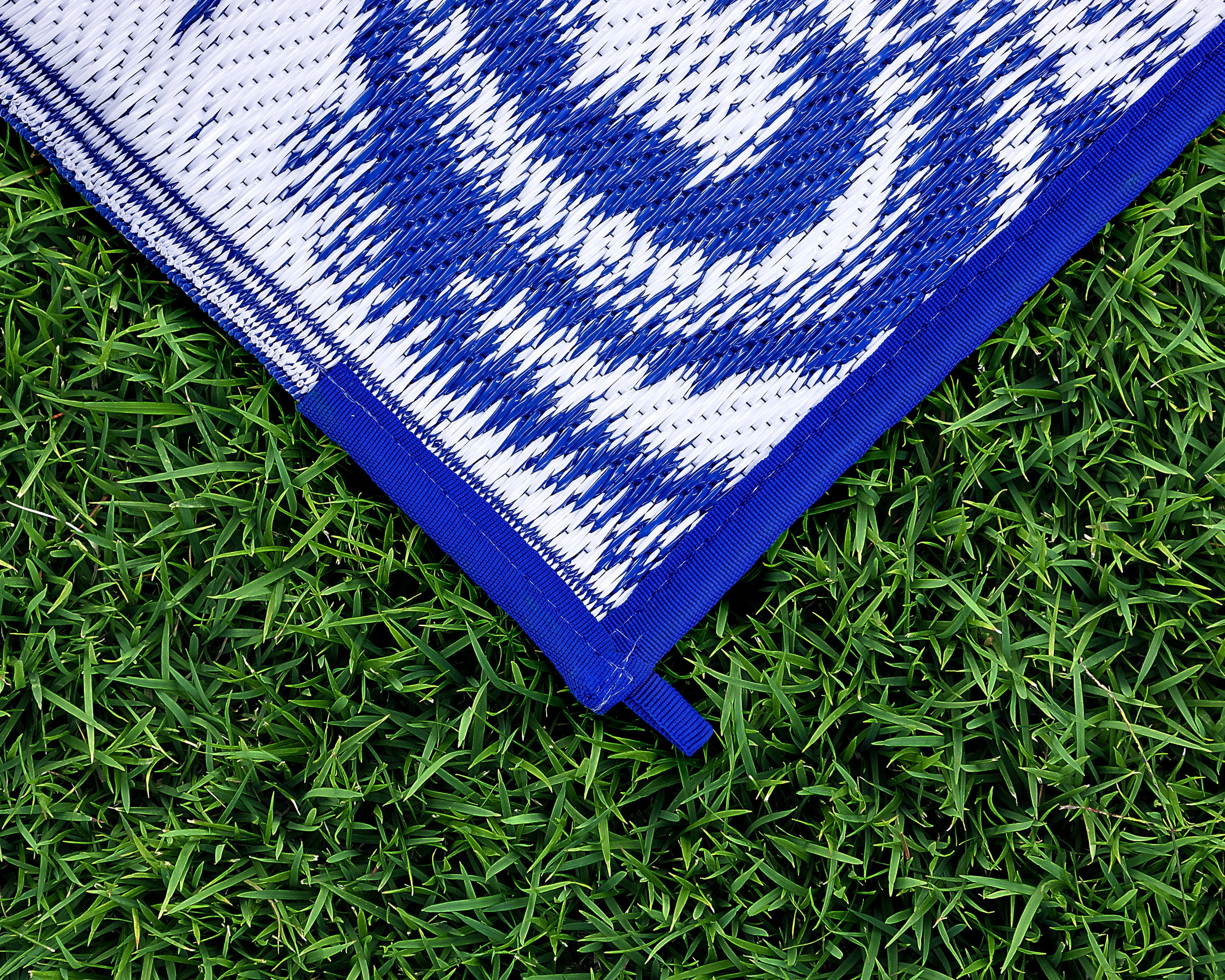 Camco  8' x 16' Reversible RV Outdoor Mat, Perfect Outdoor Accessory for RVing, Camping, Picnicking, and the Beach - Blue Swirl (42841)