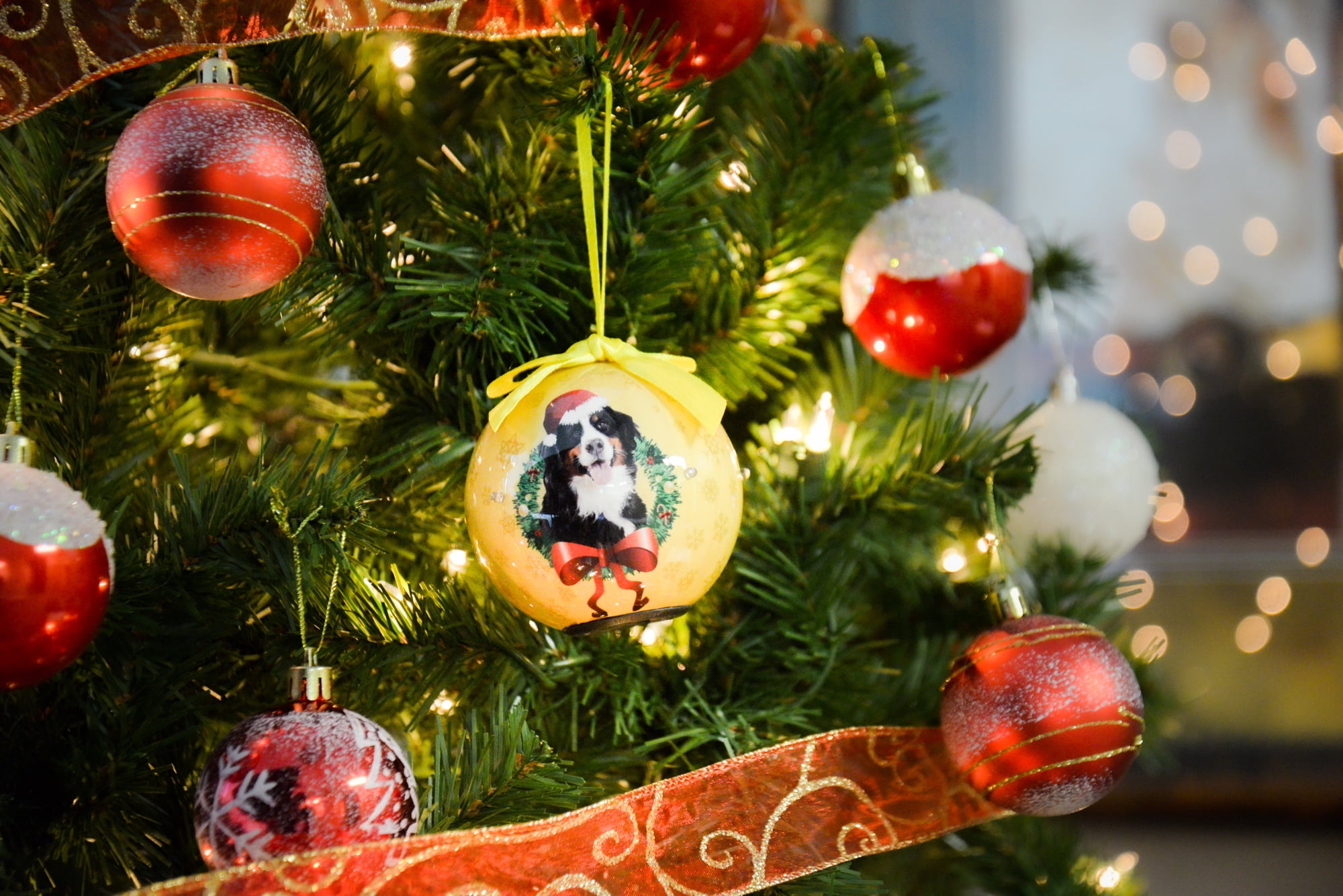 Dog Collection Twinkling Lights Christmas Ball Indoor Decorative Ornament