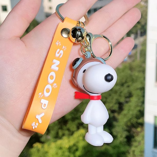LLavero de Snoopy de dibujos animados, colgante de muñeca Charlie, colgante de coche pequeño, regalo de Navidad para pareja de humor de niña