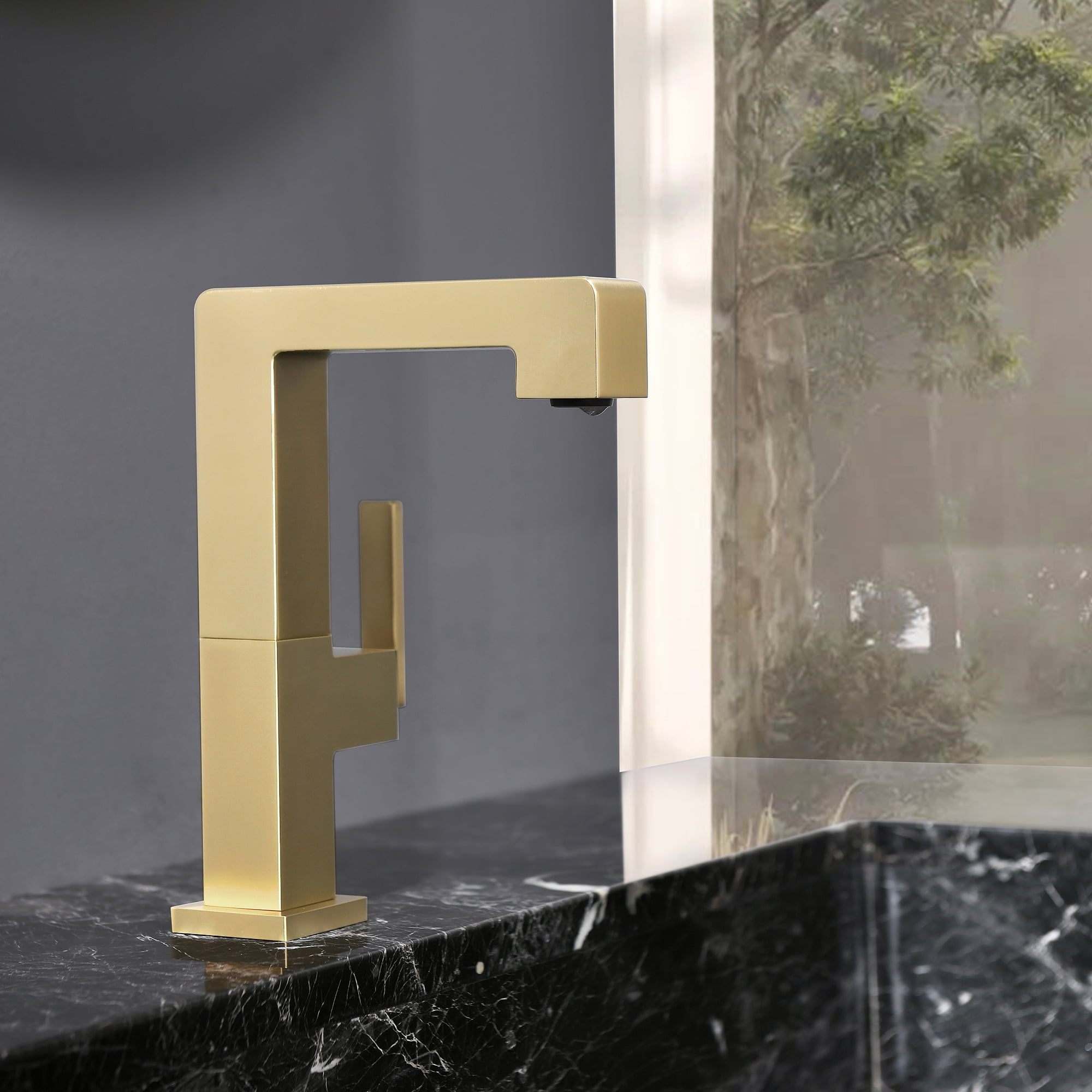 Solid Brass Single Hole Bathroom Sink Faucet
