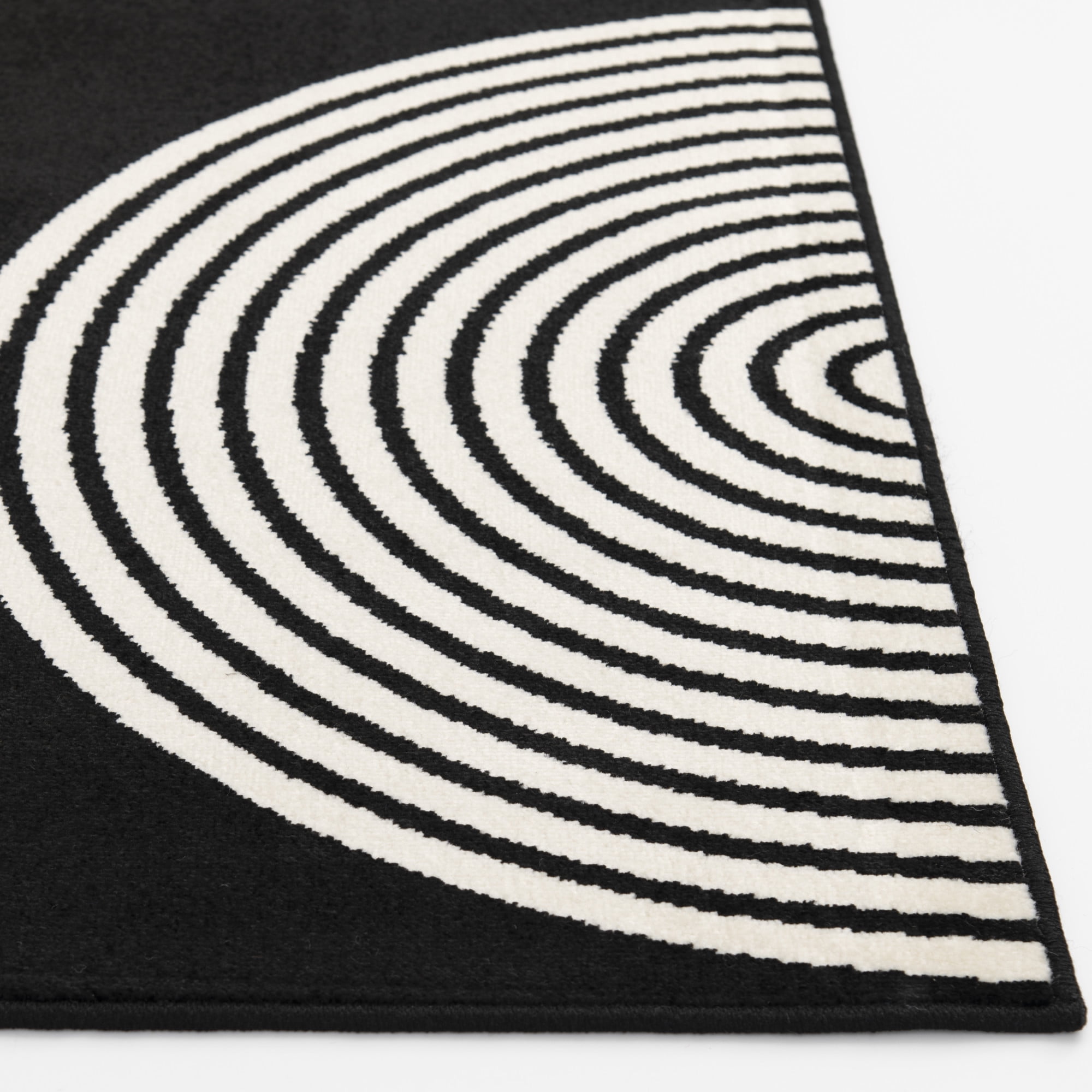 Loomaknoti Terrace Tropic Milburm 3' x 5' Geometric Indoor/Outdoor Accent Rug , Black/White