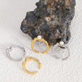 thumbnail image 3 of Anillo de perlas naturales de agua dulce con incrustaciones de metal irregular francés, adorno de mano de nicho con apertura de viento frío, 3 of 5