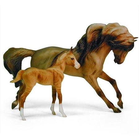 Breyer Mustangs Horse Set - Grullo Charging mustang with Dun Foal