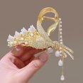 thumbnail image 1 of CAIROYAR Pinza para el pelo con flecos de perlas de metal, accesorios para el cabello de mariposa para mujer, elegante diseño, 1 of 7