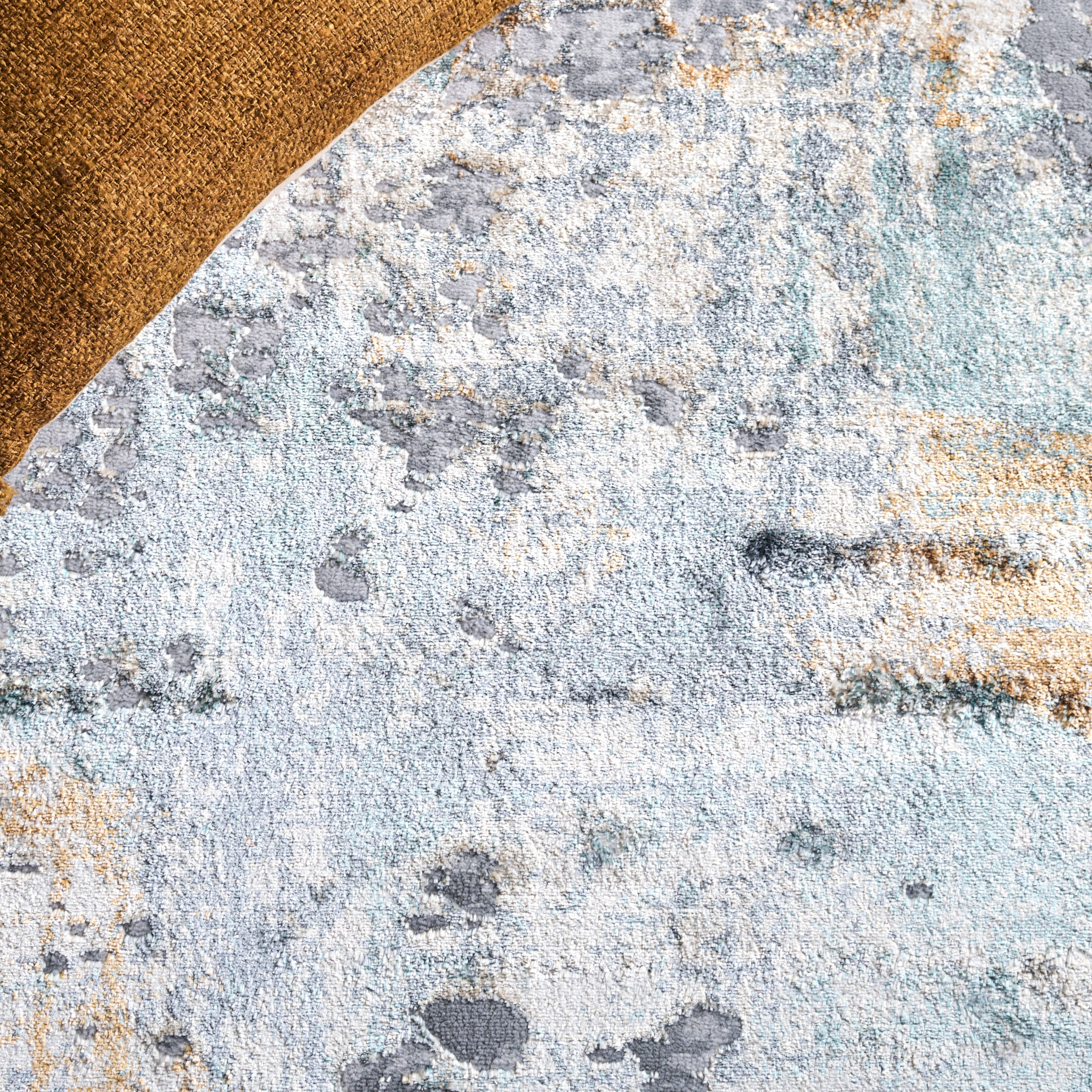 SAFAVIEH Alenia Johan Distressed Area Rug, Grey/Beige, 4' x 6'