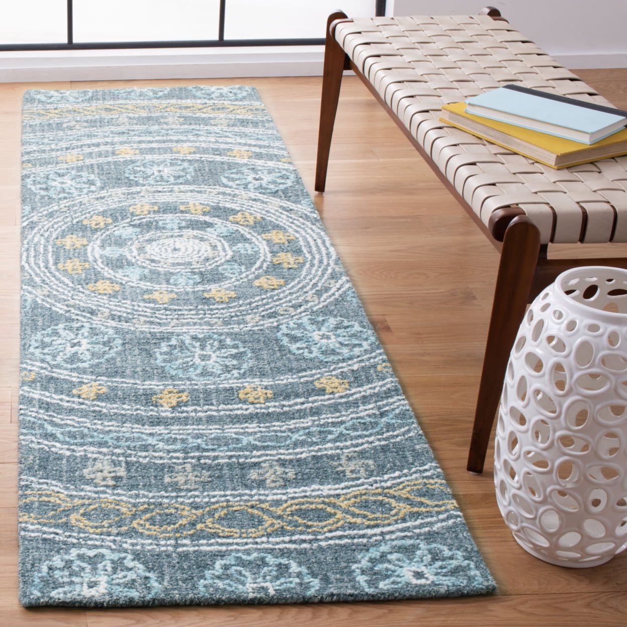 SAFAVIEH Blossom Mendoza Damask Area Rug, Charcoal/Yellow, 6' x 6' Round