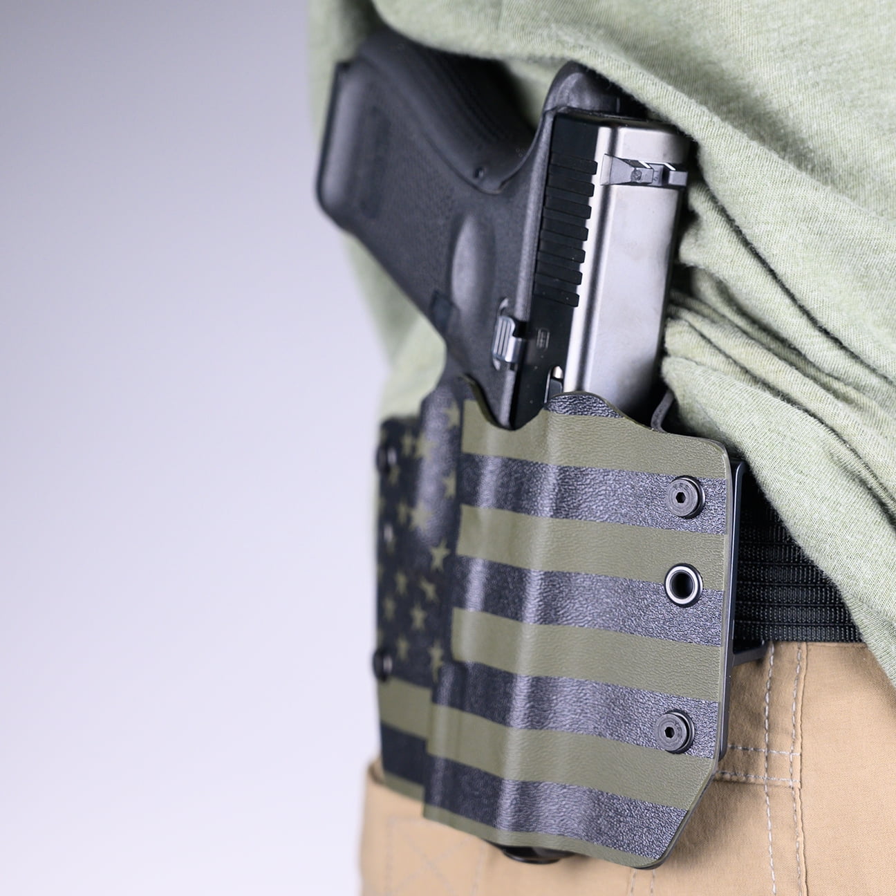 Outlaw Holsters: Black Carbon Fiber OWB Holster (Left-Hand, Fits Glock 17 Gen 4)