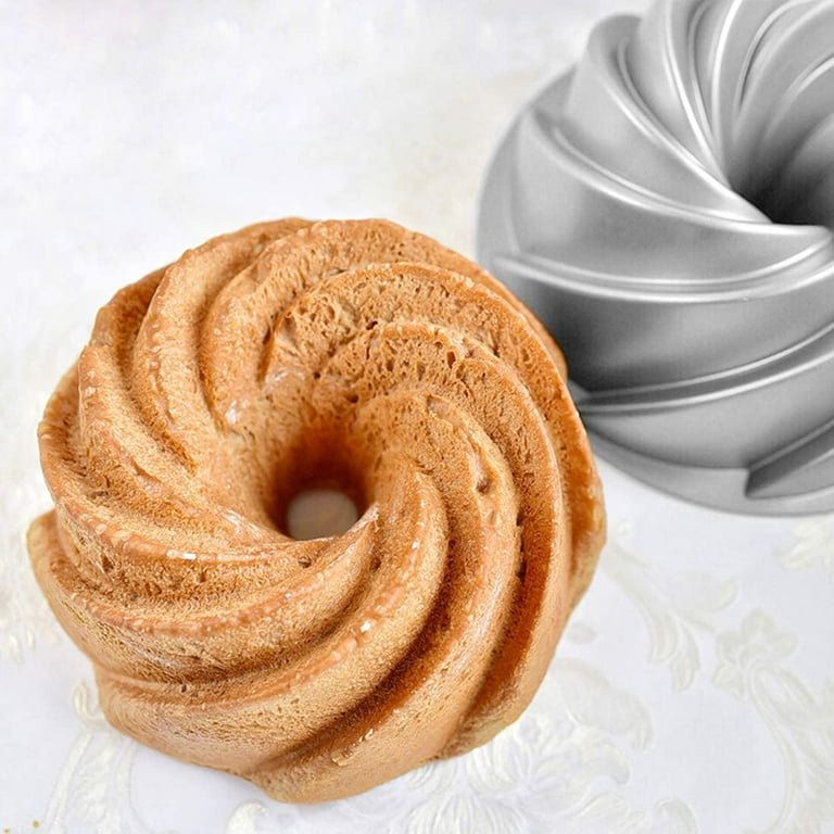 9-Inch Bundt Cake Pan, Swirl Cast Aluminium Bundt Tin, Non-Stick