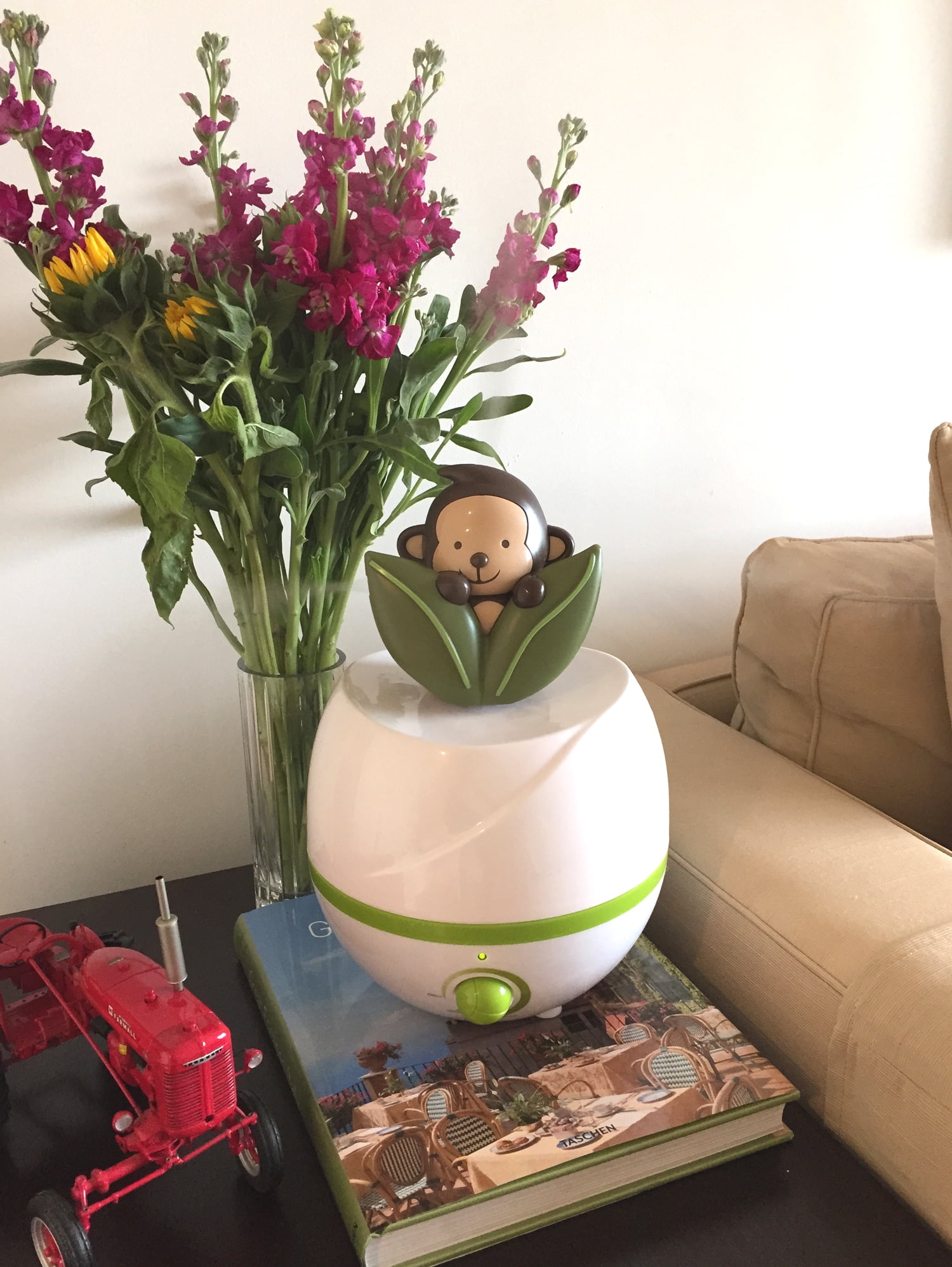 Sunpentown Adorable Monkey Ultrasonic Humidifier, Green/White