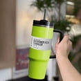thumbnail image 4 of Stanley Quencher H2.0 Vaso de agua Flowstate aislado al vacío, el vaso mantiene el frío y el hielo durante horas para agua, té helado o café 40oz, 4 of 5