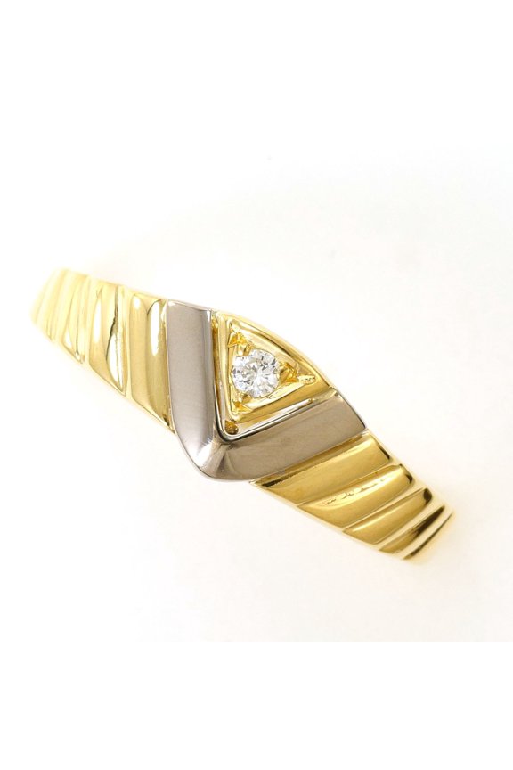 Pre-Owned 18K (18-karat) yellow gold ring with 1 diamond (no carat marking), total weight 2.7g,...