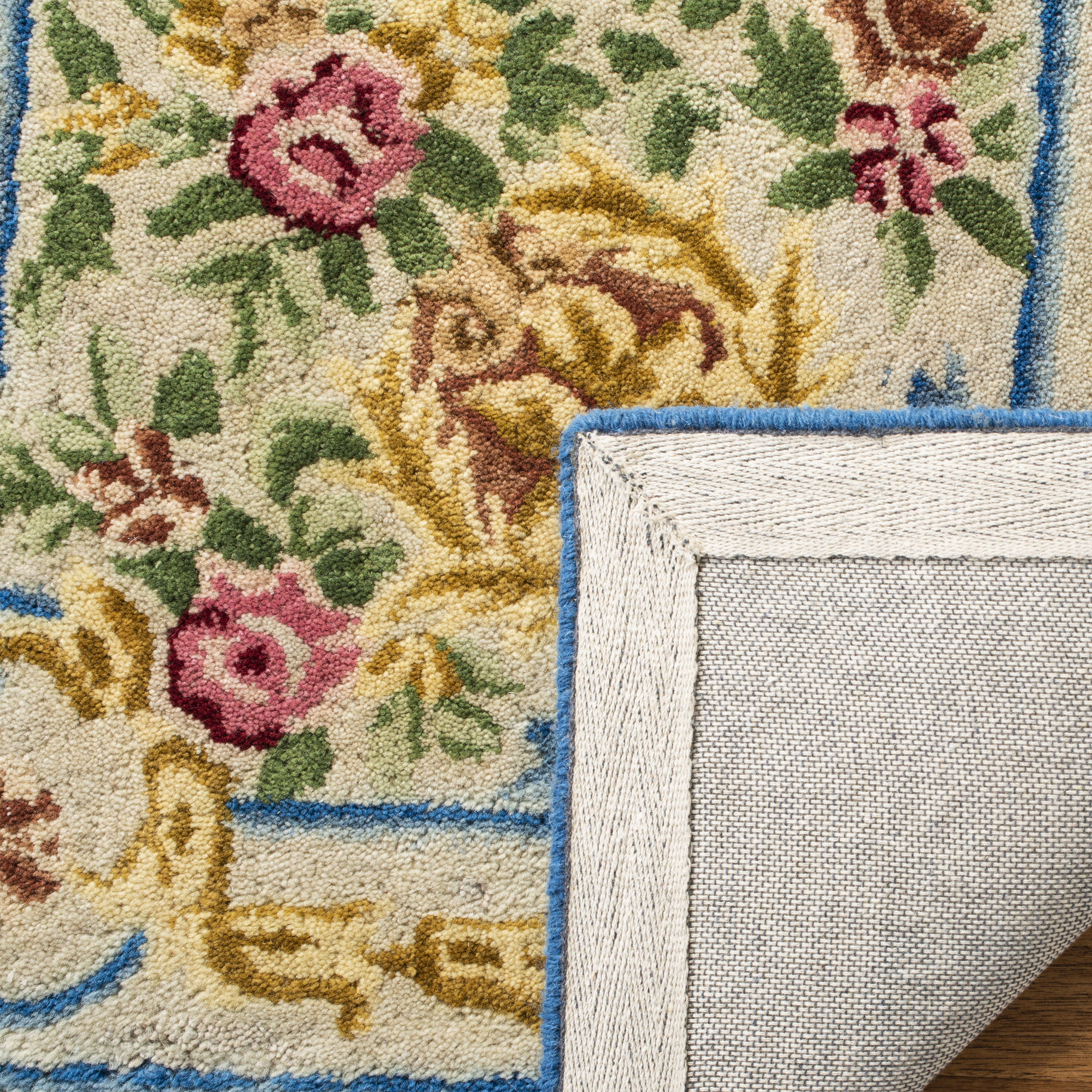 SAFAVIEH Savonnerie Barrfind Floral Wool Area Rug, Blue/Ivory, 6' x 6' Square