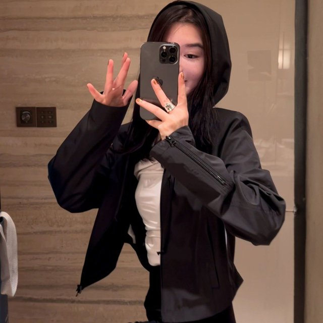 -Chaqueta corta con capucha para mujer, cortavientos corto con cremallera, ropa de calle coreana, estética Harajuku, color negro