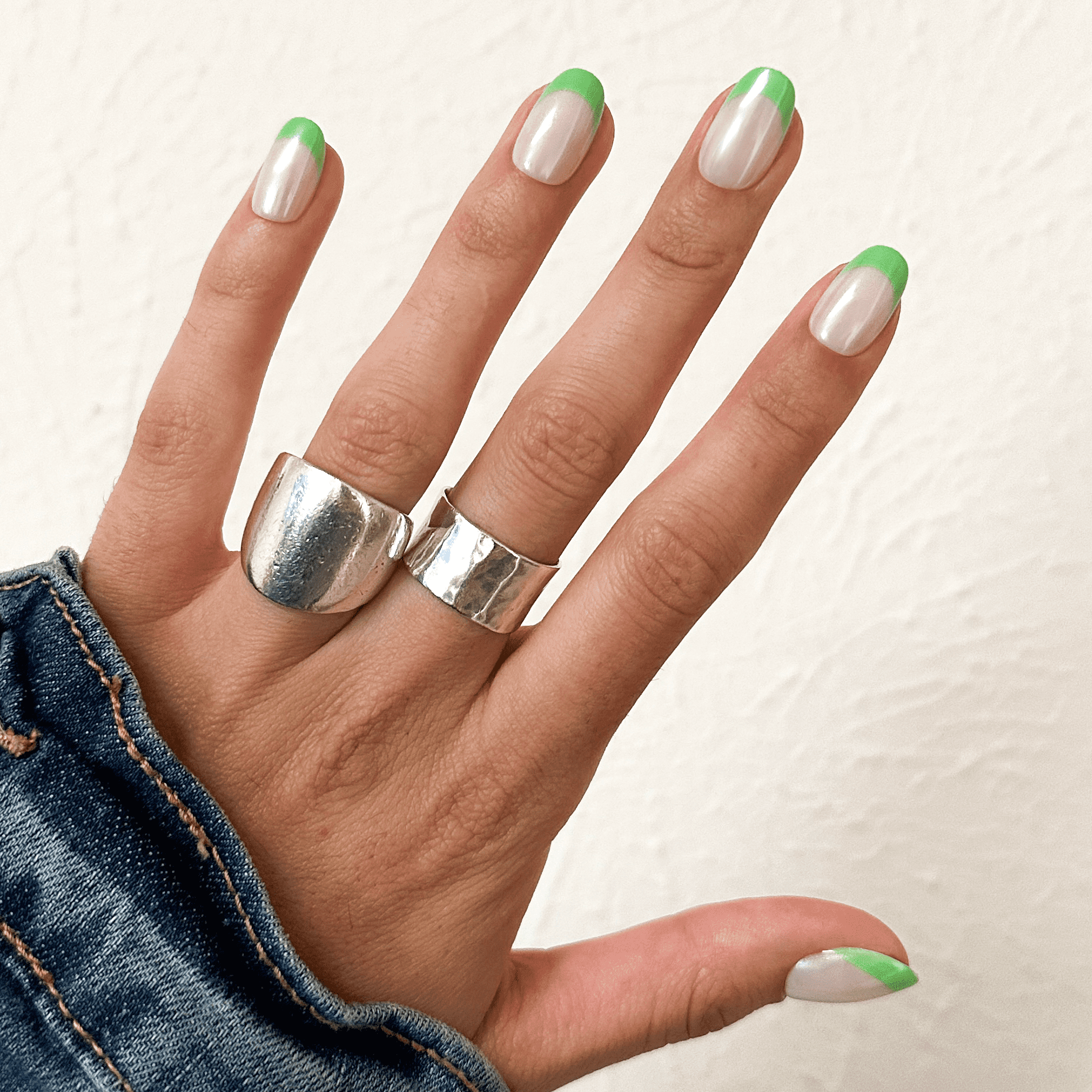 Olive & June Instant Mani Maximalist Short Round Press-On Nails, Lime Chrome French, 42 Pieces
