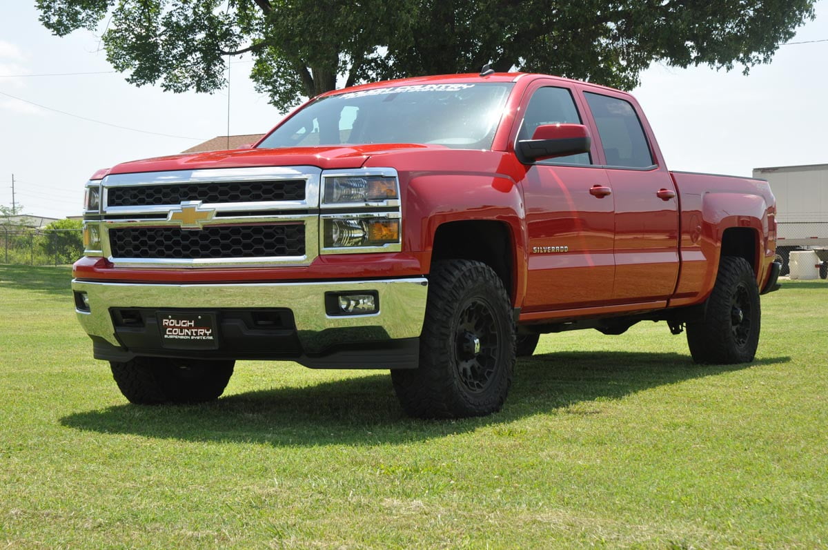 Rough Country 2.5" Leveling Lift Kit w/M1 Struts for 07-16 Chevy/GMC 1500 - 1340 Fits select: 2008-2009,2014-2016 CHEVROLET SILVERADO