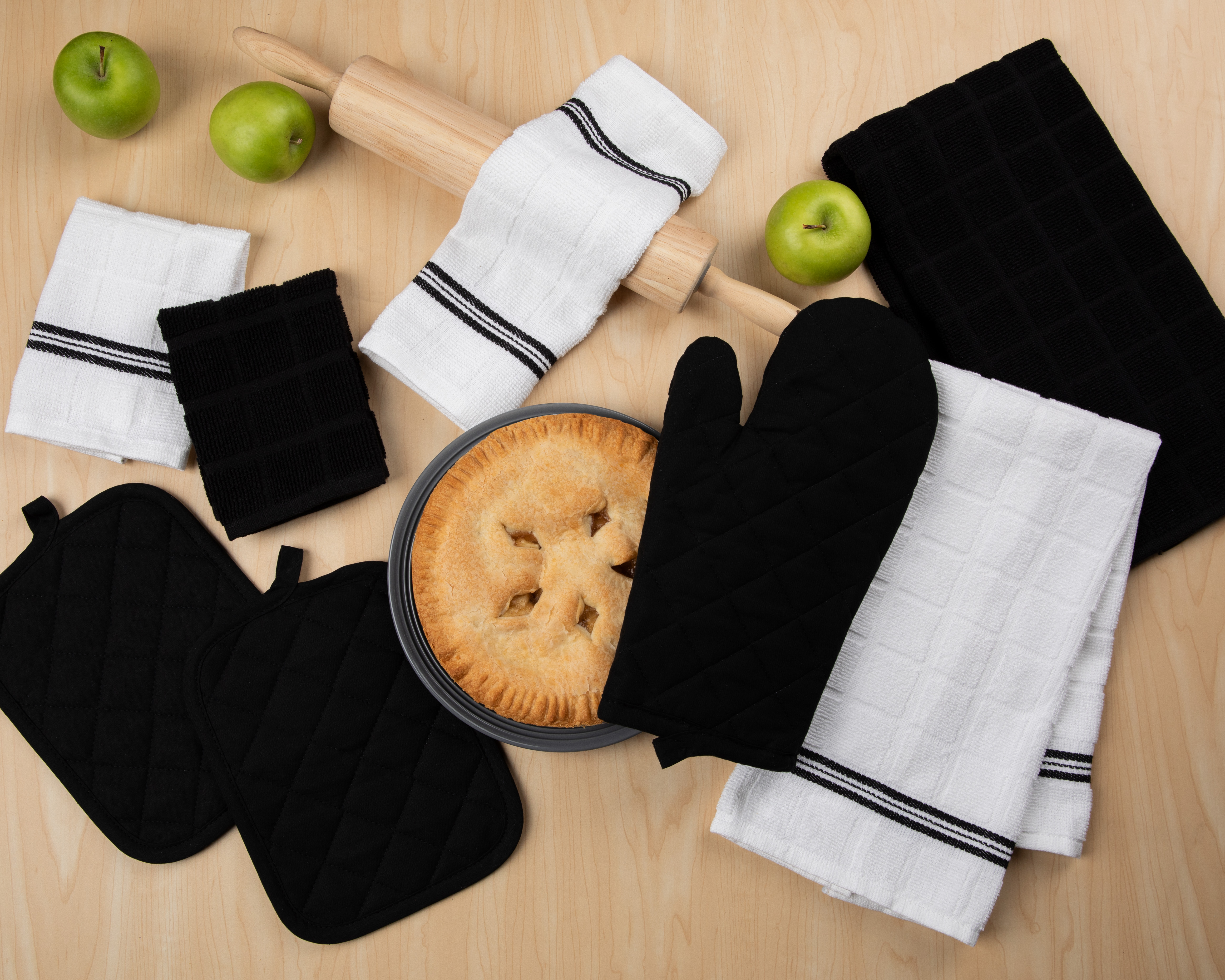MAINSTAYS 8-PIECE COTTON KITCHEN TOWEL, DISHCLOTH, OVEN MITT, AND POT HOLDER SET, BLACK