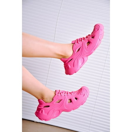 

CAPE ROBBIN WALLIS Sandals