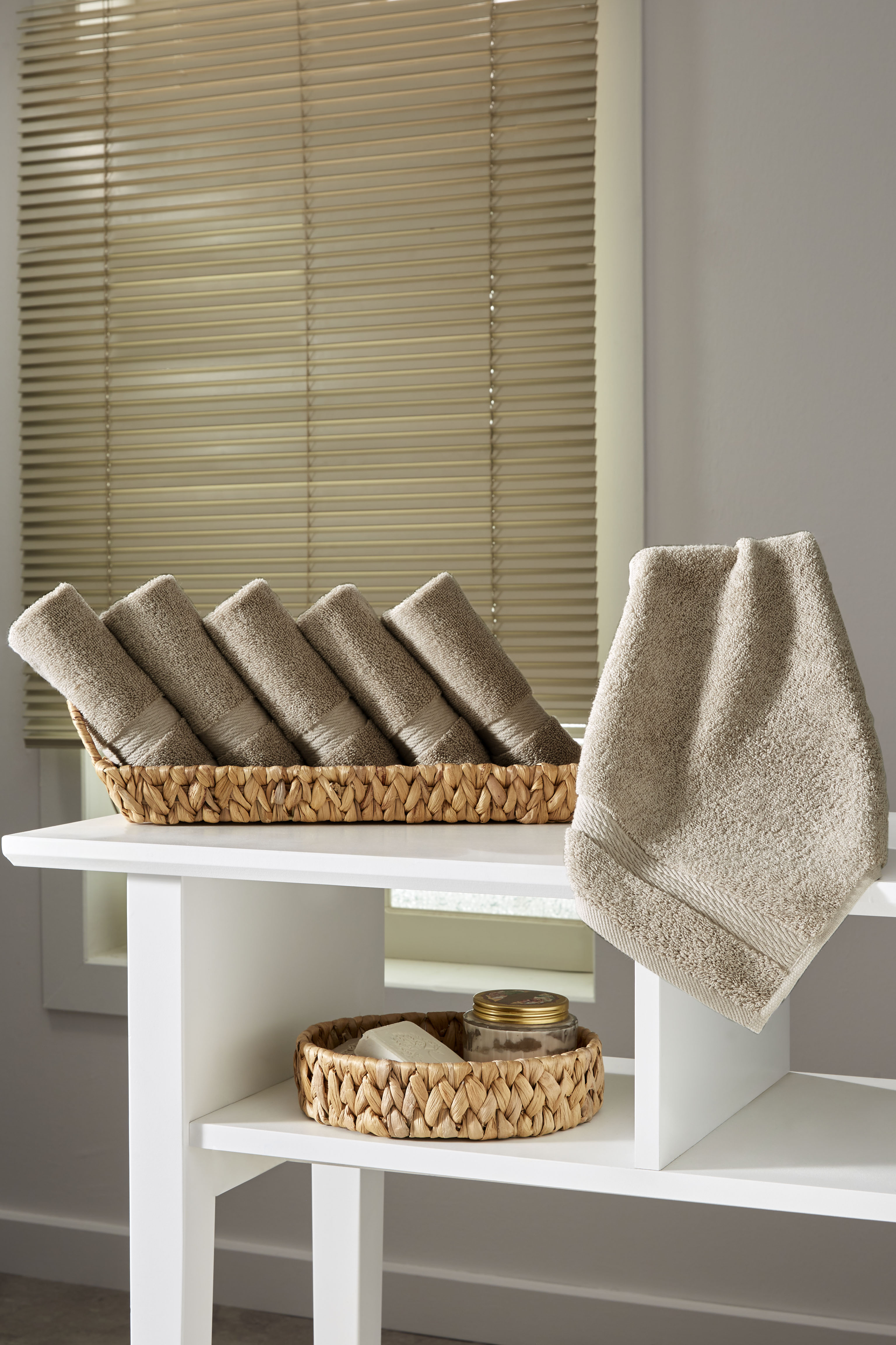 Ozdilek 6-Piece Washcloth Set 13x13 Bath Towels 100% Turkish Cotton, 600 GSM, Soft, Gentle on Sensitive Skin,Purpose Use, Washable, Reusable, Ideal for Baby Care & Spa 6 Towels (Seahorse Beige)