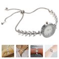 thumbnail image 4 of Elegante reloj de cuarzo para mujer con diamantes de imitación, diseño de sirena, pulsera de cadena plateada, reloj de cristal, reloj de pulsera de lujo para mujer, brazalete para eventos elegantes., 4 of 8