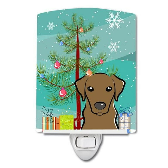 Caroline's Treasures BB1606CNL Christmas Tree and Chocolate Labrador Ceramic Night Light, 6x4x3", multicolor
