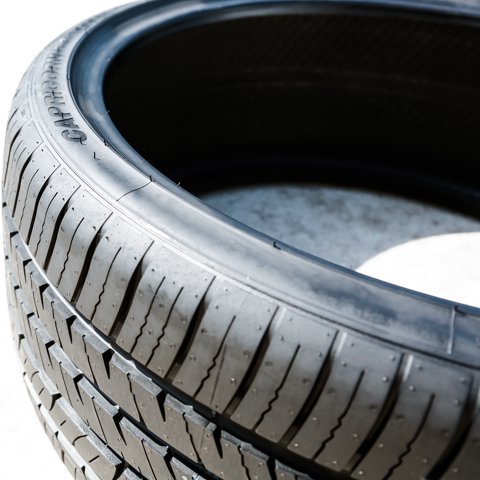 Evoluxx Capricorn UHP 235/45R19 95W High Performance a/s All Season Tire simolary.com 32 Evoluxx Capricorn UHP 235/45R19 95W High Performance a/s All Season Tire Simolary simolary.com 32