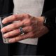 thumbnail image 2 of Anillo giratorio JUSCH para hombre acero inoxidable con incrustaciones de ansiedad negra tamaño 55 mm D, 2 of 4