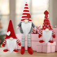 thumbnail image 4 of Set de 3 peluches de gnomos KnoMeko para decoración de San Valentín, 4 of 7