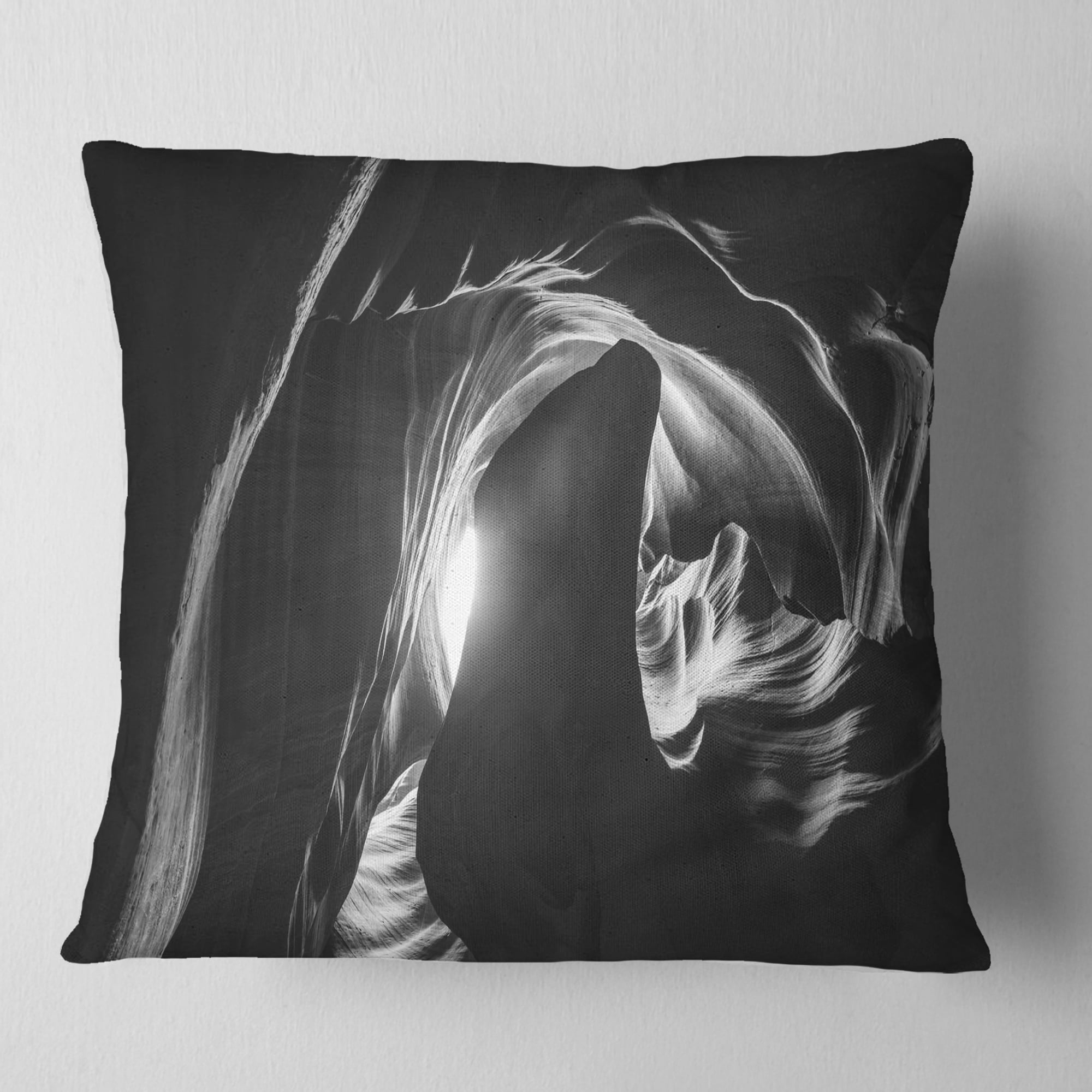 Designart Antelope Canyon in Navajo - Landscape Photography Throw Pillow - 16x16