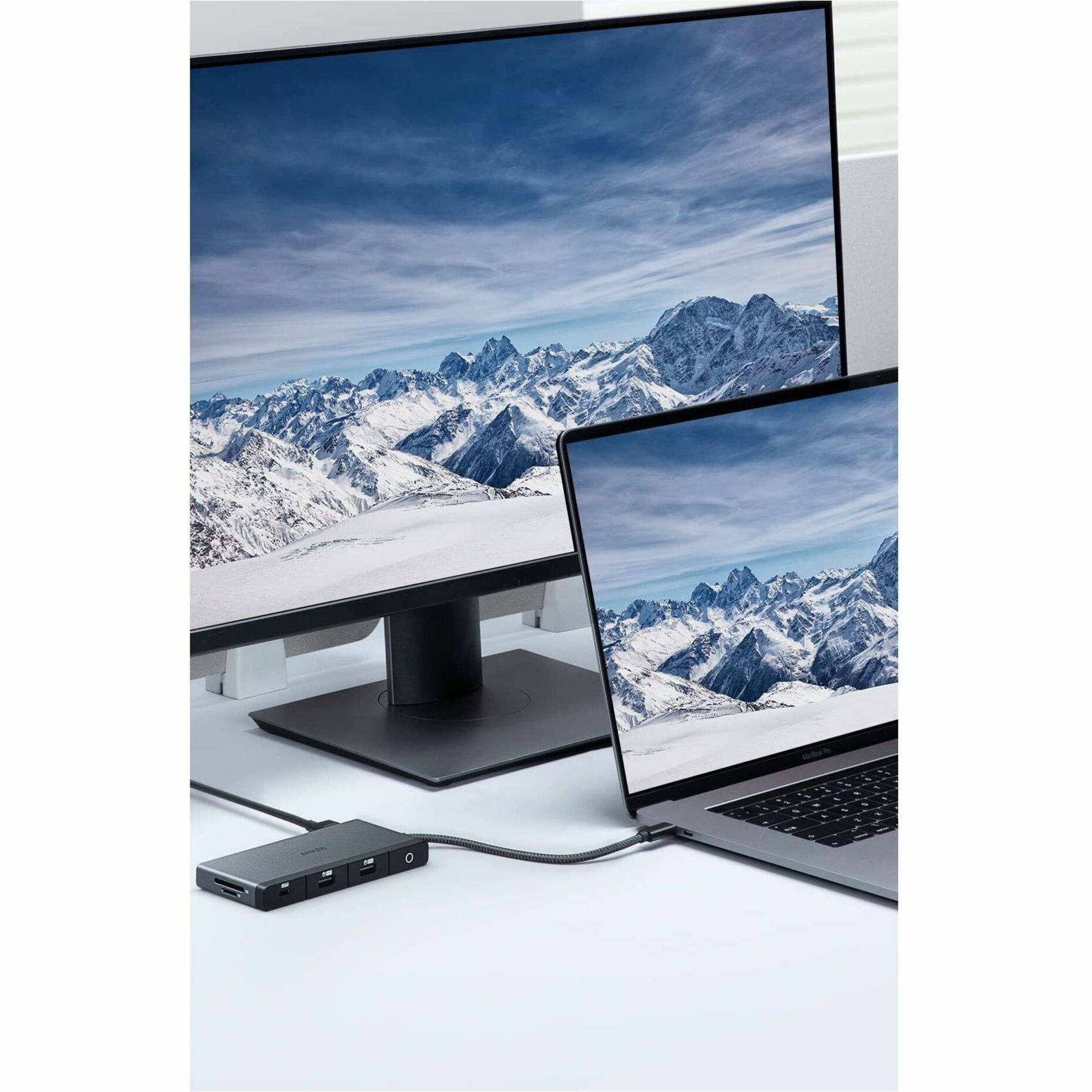 Anker 552 9-in-1 Hub, 100W PD, 4K HDMI 1.4 @ 30Hz, 4x USB ports, Ethernet, SD