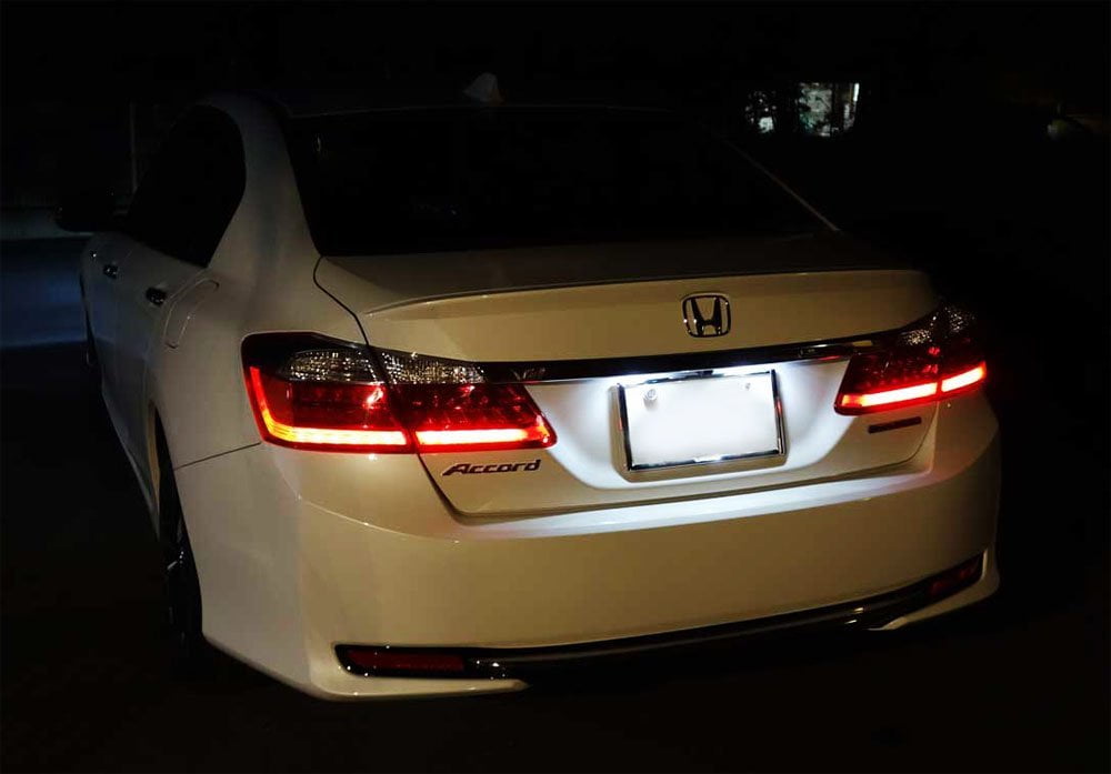 2018 honda accord license plate light