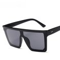 thumbnail image 4 of Gafas de sol de montura grande de tendencia europea y americana, gafas de sol retro de una pieza personalizadas para hombre, gafas de calle para mujer, 4 of 5