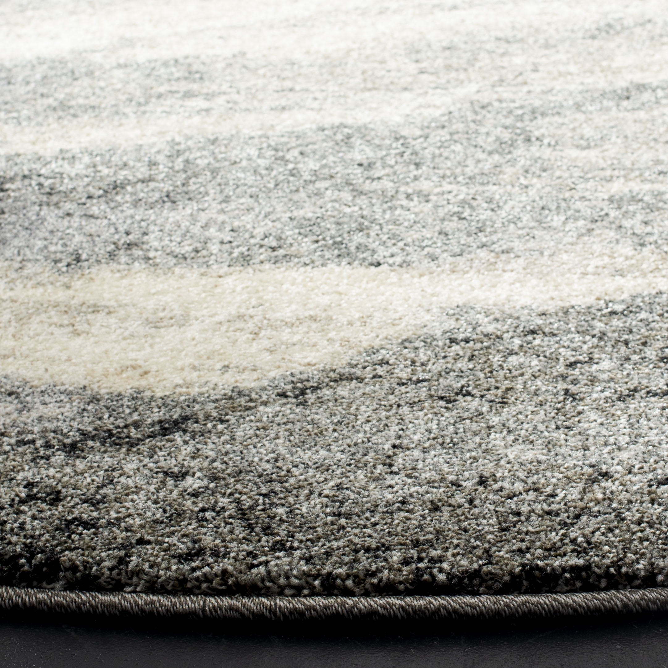 Safavieh Retro Panit Abstract Area Rug, Gray/Ivory, 5'3" x 5'3" Round