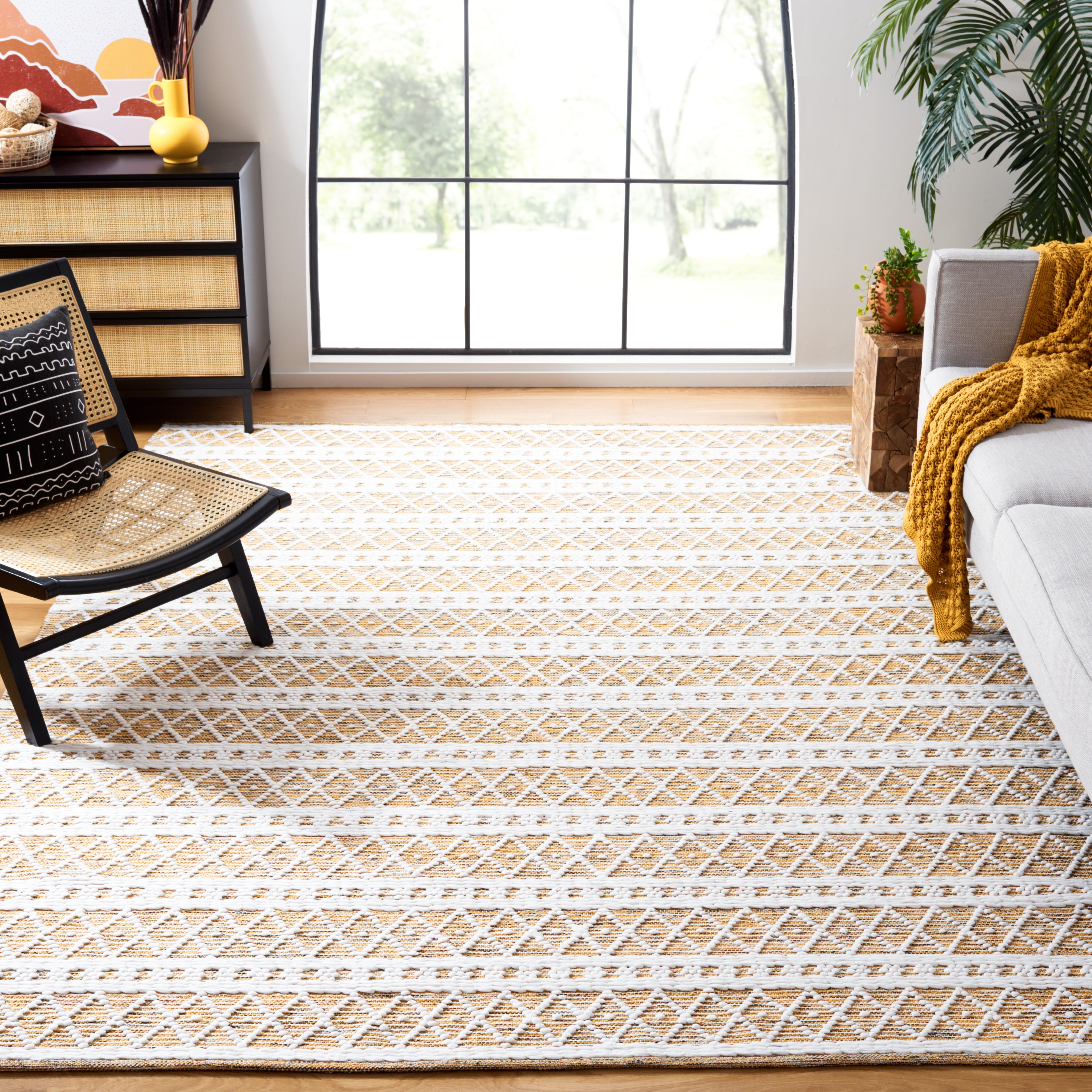 SAFAVIEH Natura Kasandra Geometric Area Rug, Gold/Black, 6' x 6' Square