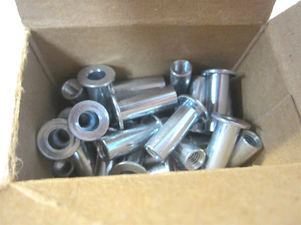 CIRCLE- Rivetking (10F2Irlsz/P100) #10-32 Steel Standard Rivet Nut - Pack Of 100