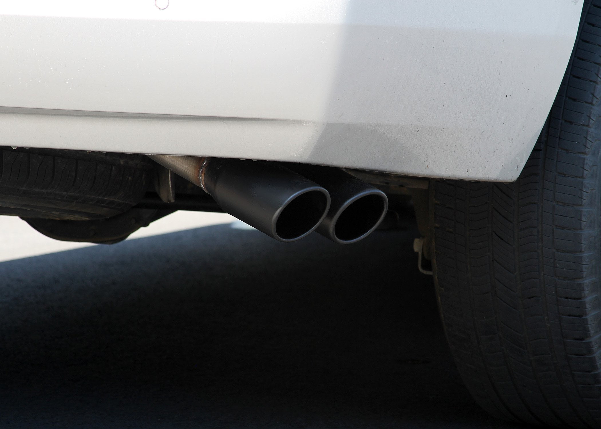 Flowmaster 717986 FlowFX Extreme Cat-Back Exhaust System Stainless Dual Same Side Exit