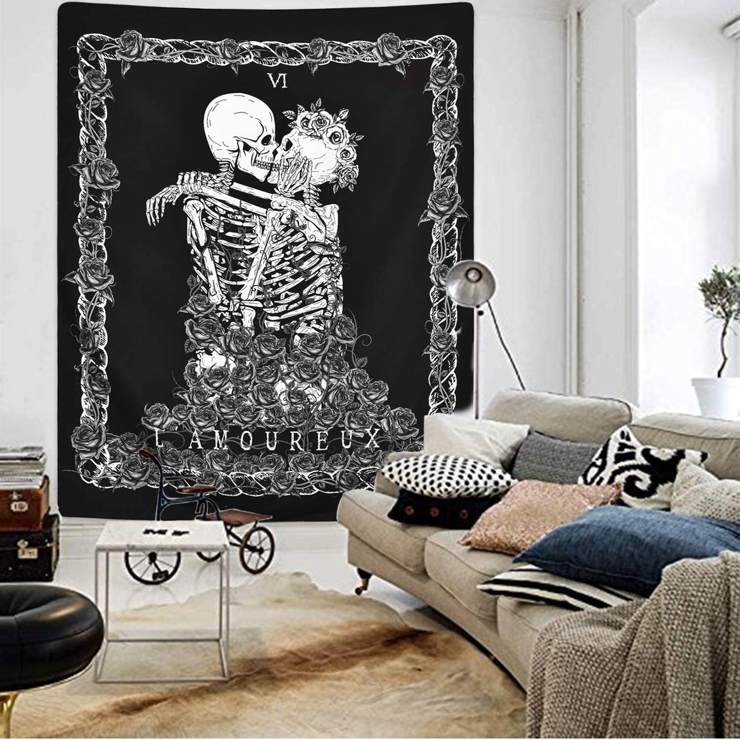 Skulls kissing tapestry hotsell