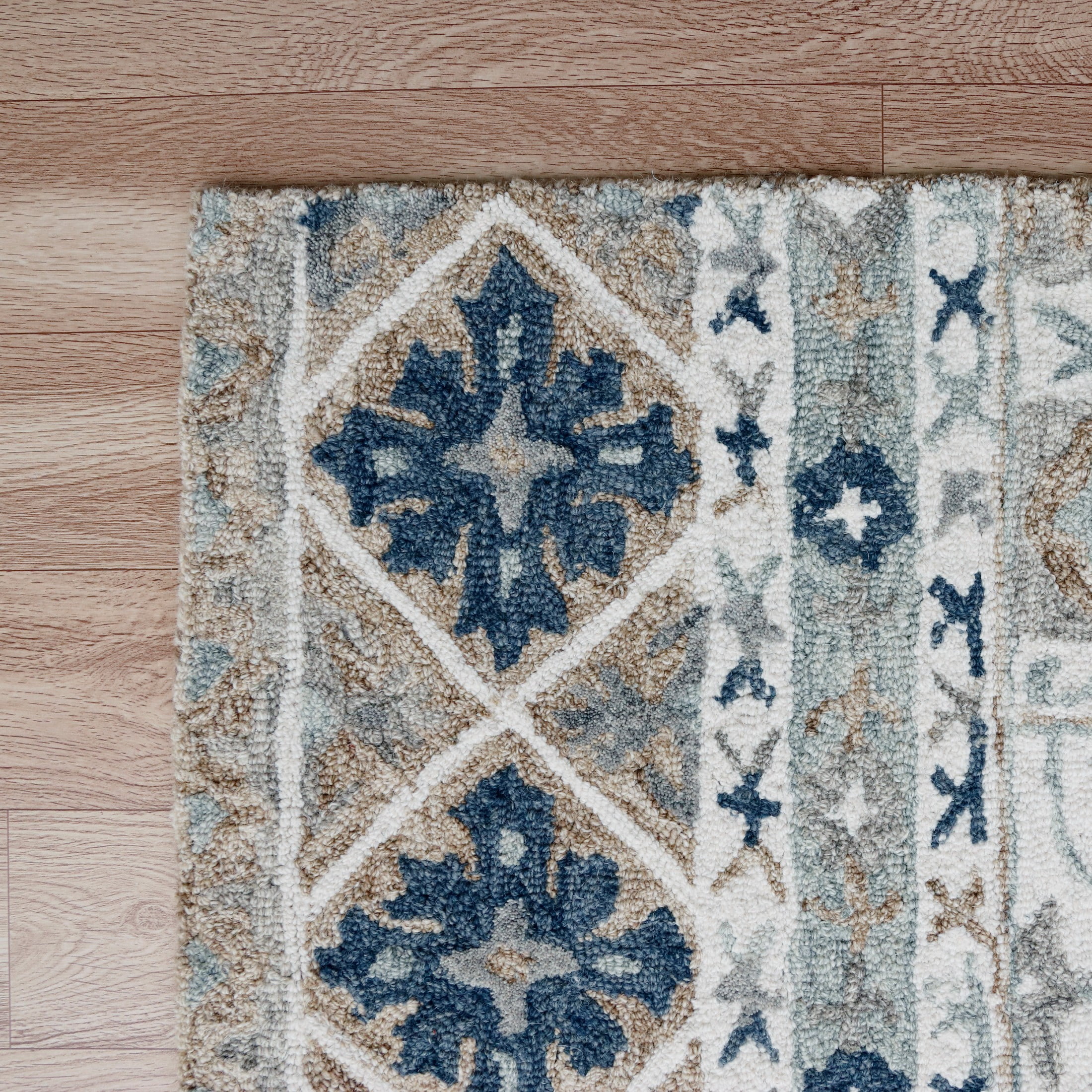 LR Home Bella Therese Gray/Blue Bohemian Floral Wool Area Rug, 9' x 12'