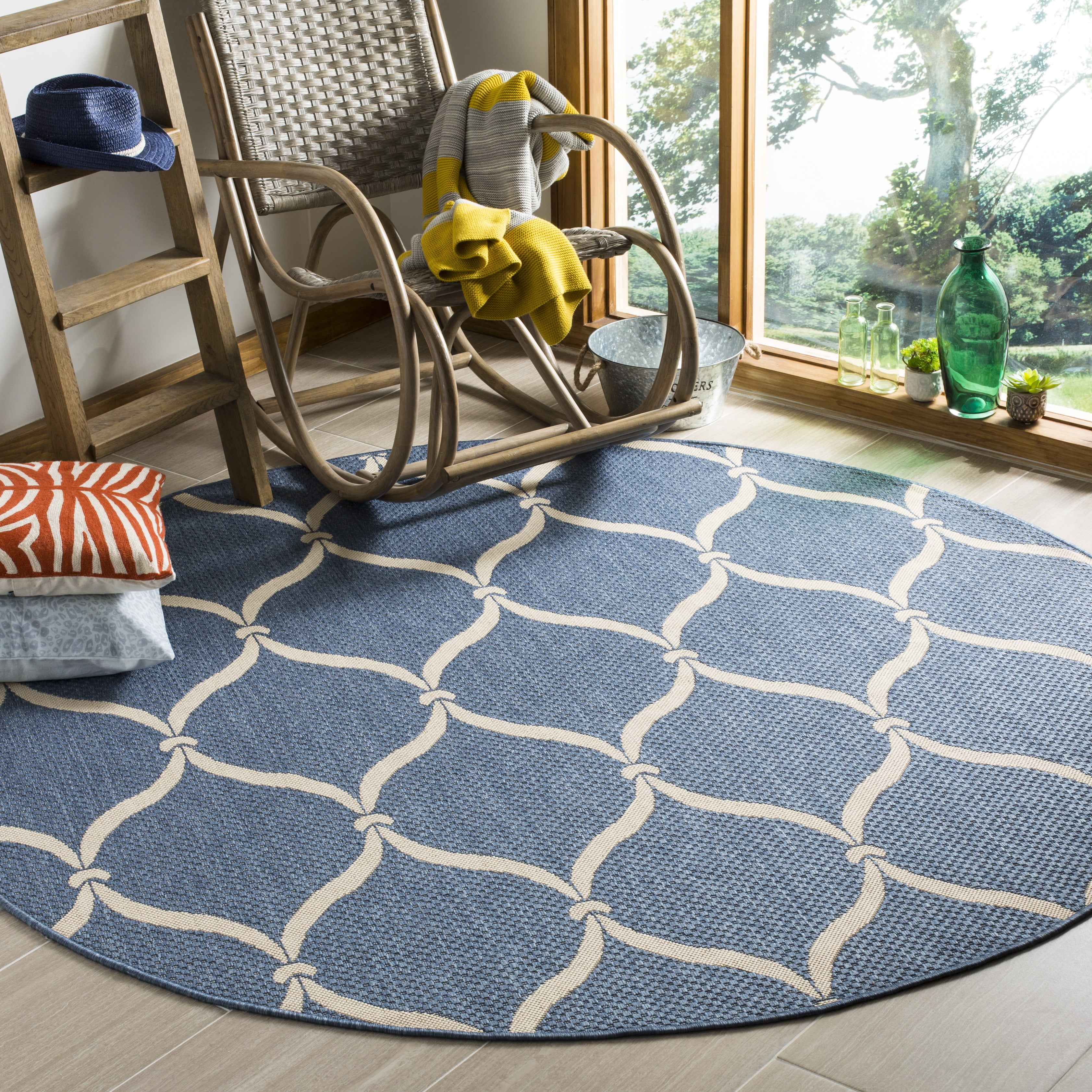 SAFAVIEH Courtyard Linnet Geometric Indoor/Outdoor Area Rug, Blue/Beige, 6'7" x 6'7" Round