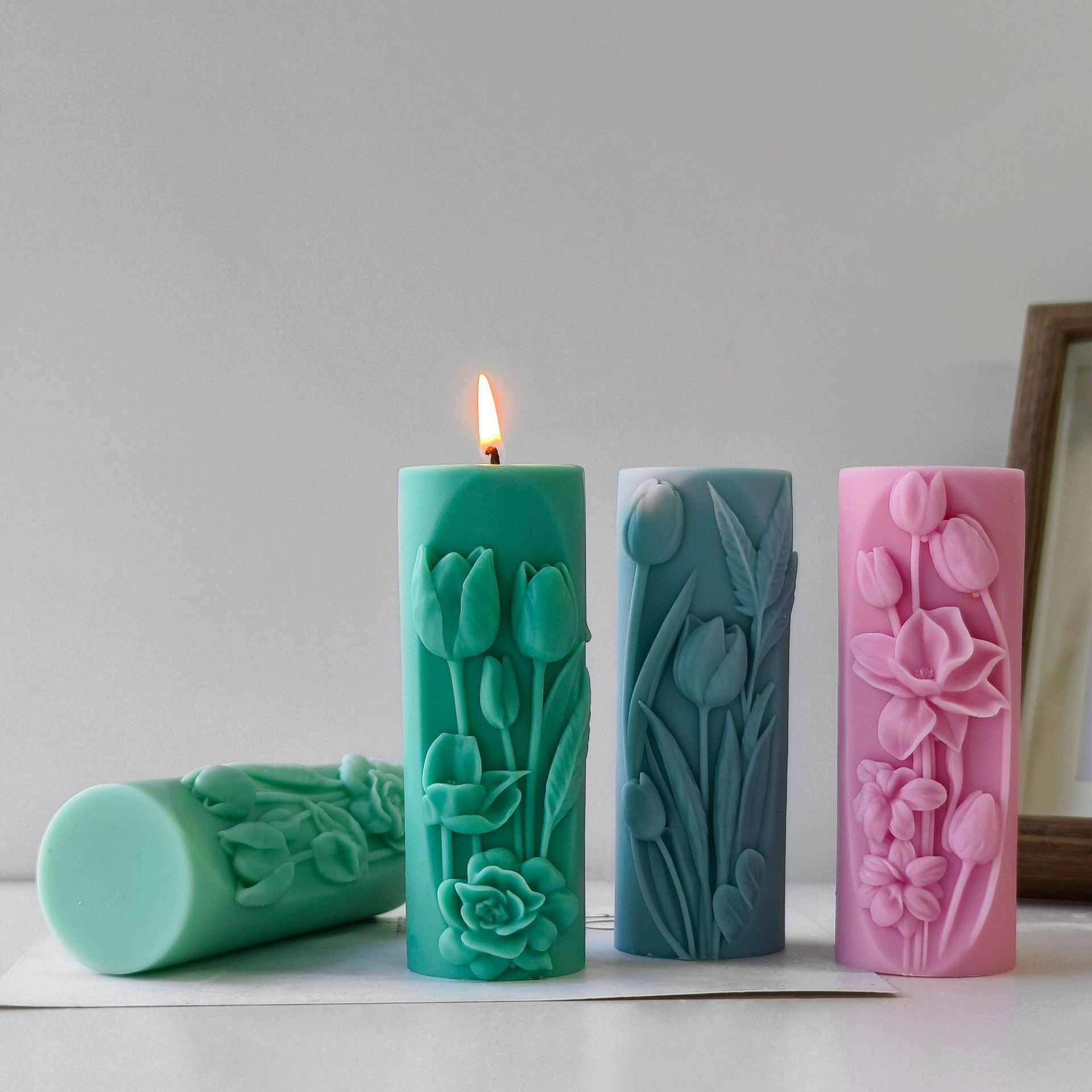 3PCS Elegant Lily Embossed Candle Molds for Candle Making, 3D Flower Silicone Molds for Aromatherapy Candle Soap Wax Resin Clay, Blooming Lily Chocolate Cake Molds, DIY Floral Art Craft Wedding Decor