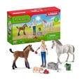 thumbnail image 1 of Playset Schleich Farm World Vet Visit con lechón, yegua y potro, 1 of 7