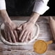 thumbnail image 4 of Bandeja de pizza de madera y tabla de corte adecuada para cocina y sala de estar, 4 of 7
