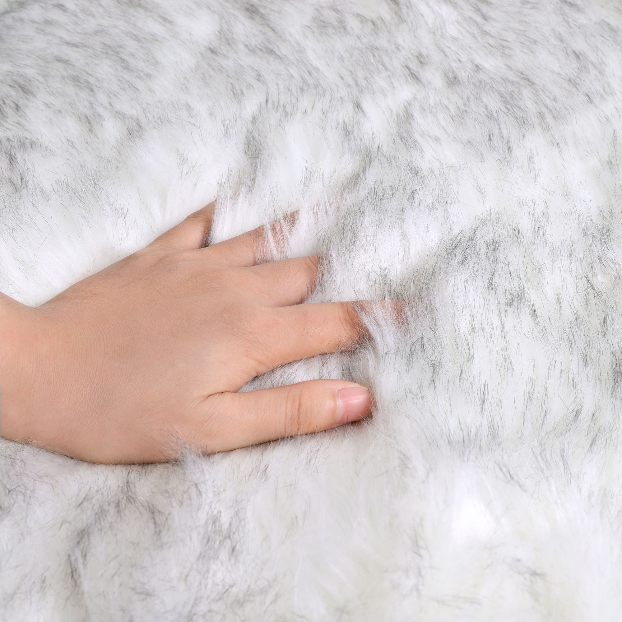Unique Bargains Heart Shaped Faux Fur Shag Area Rug 2.3Ft x 3Ft White+Black