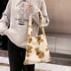 thumbnail image 4 of Bolsa Bolso de felpa de otoño con estampado de oso de gran capacidad para mujer (blanco) Ehuebsd Nuevos Originales, 4 of 9